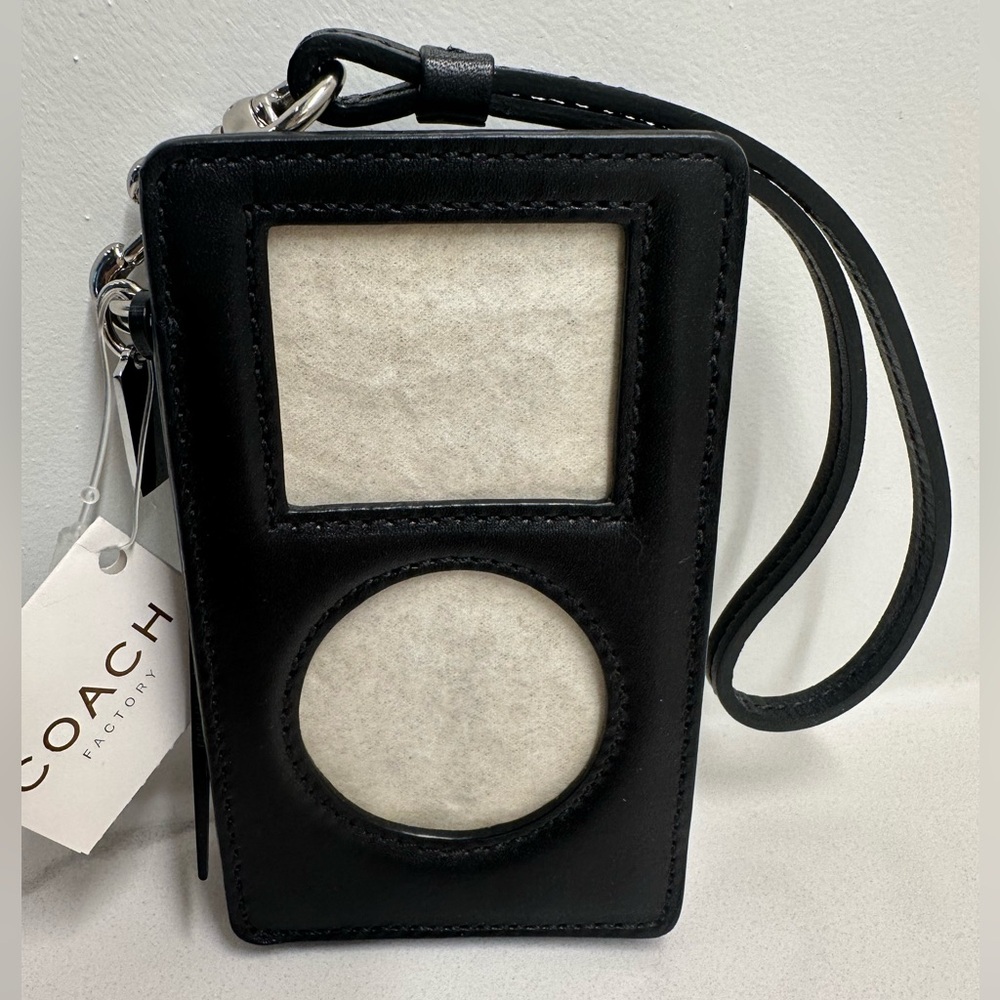 Coach NWT IPOD WRISTLET